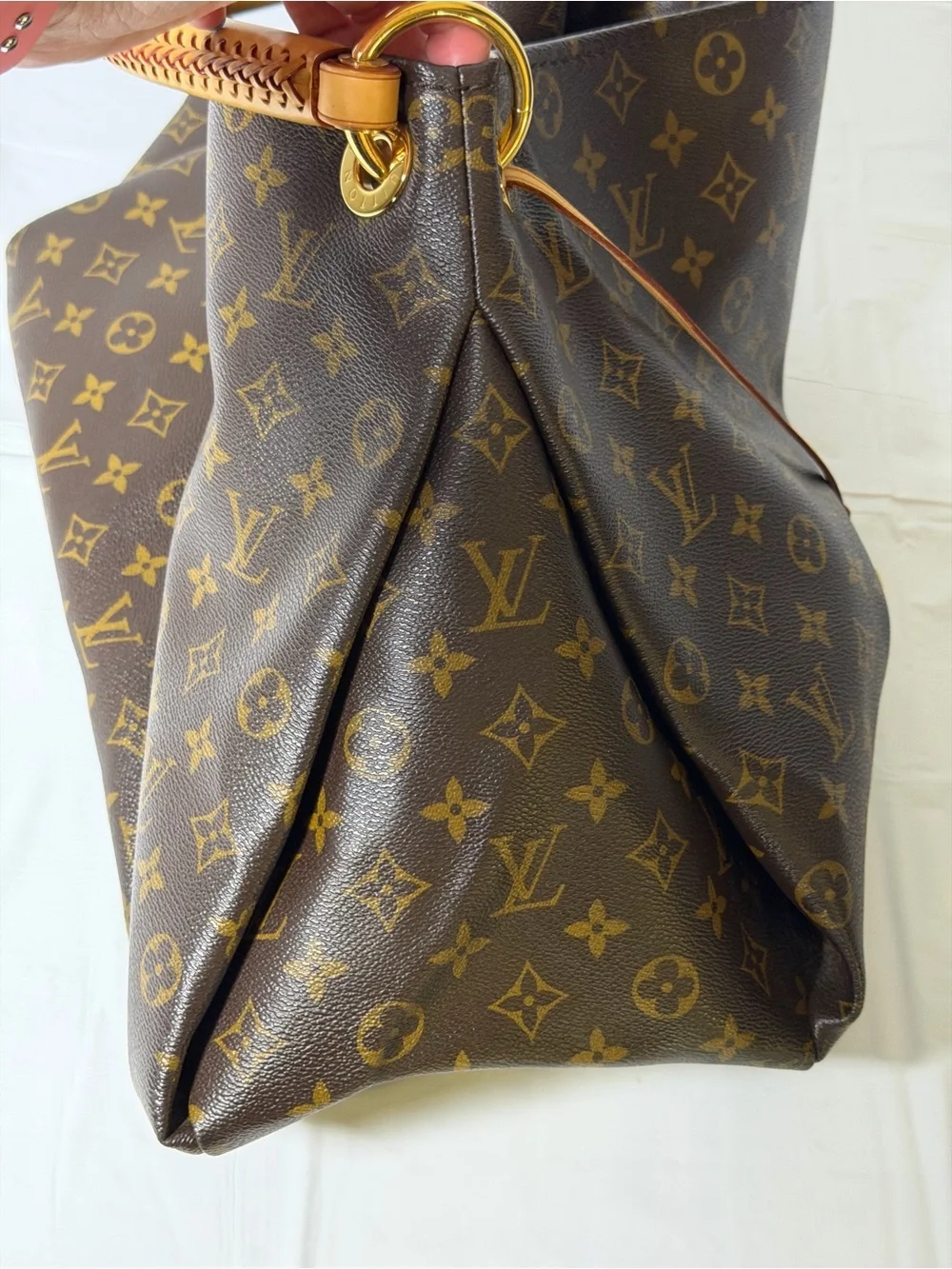 Louis Vuitton monogram Artsy with COA/dust bag